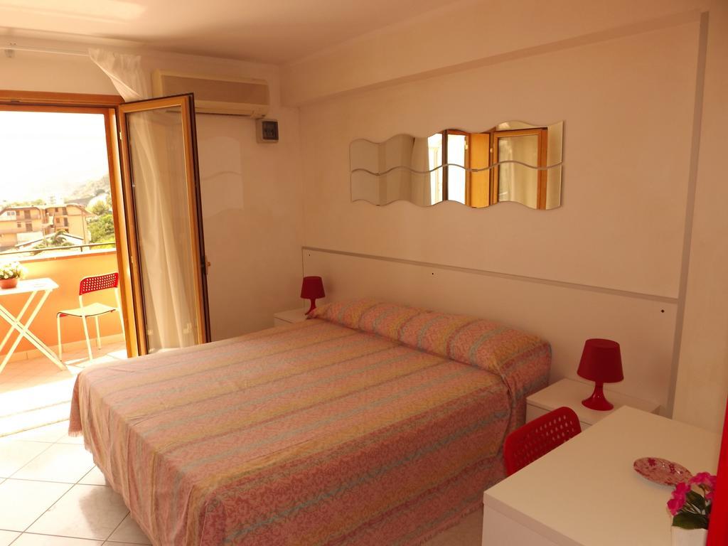 Villa Jovanna Letojanni Ruang foto