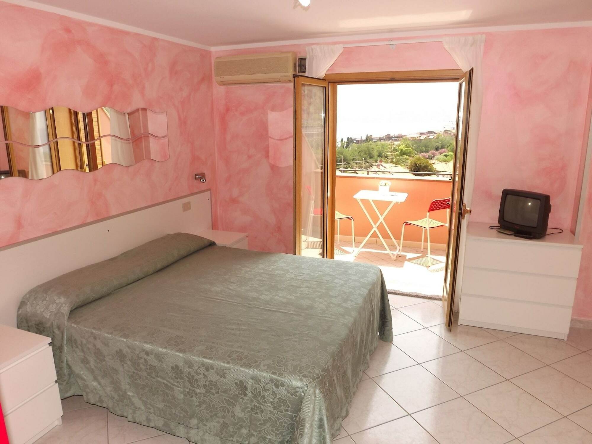 Villa Jovanna Letojanni Bagian luar foto